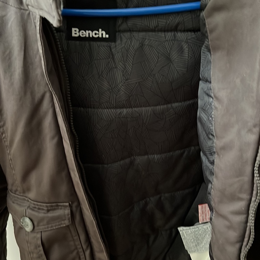 🎶Bench bomber jacket - Picture 4 of 8